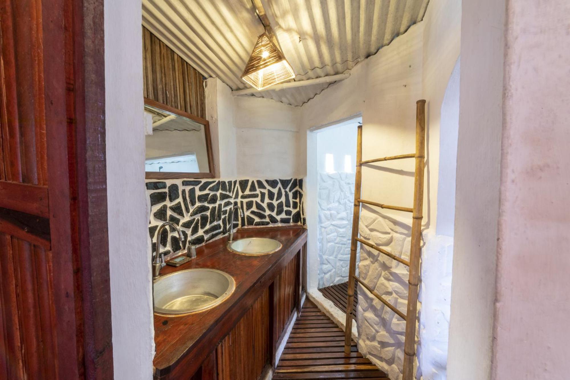 Floraly Komba Hotel - Nosy Komba Habitación foto